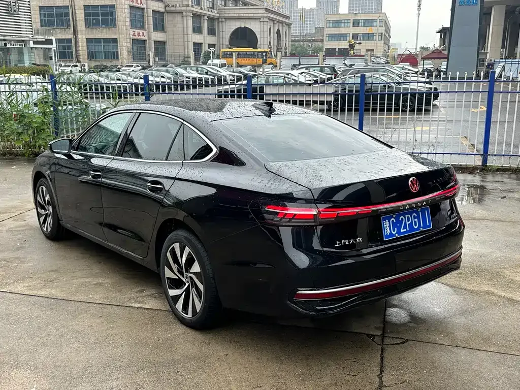 Volkswagen Passat — фото 8