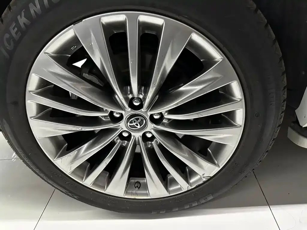 Toyota Highlander — фото 4
