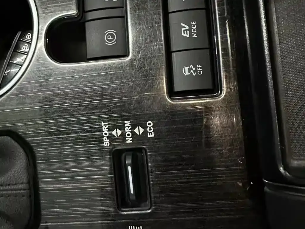 Toyota Highlander — фото 10
