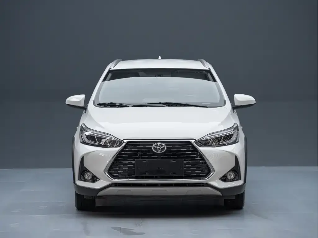 Toyota Yaris L — фото 6
