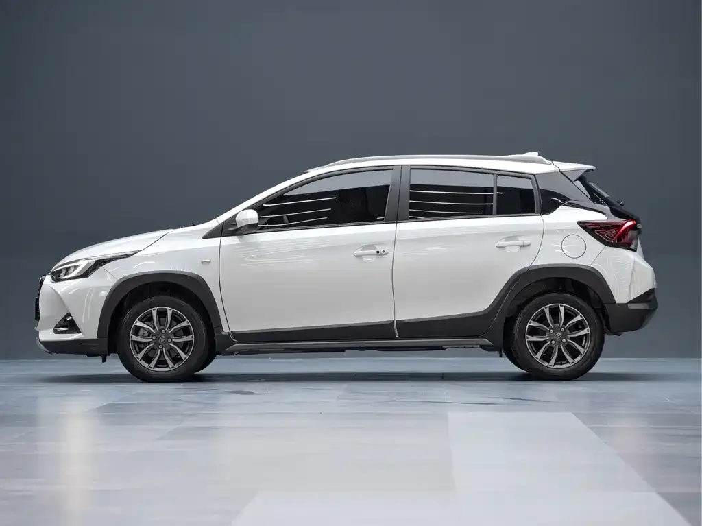 Toyota Yaris L — фото 5