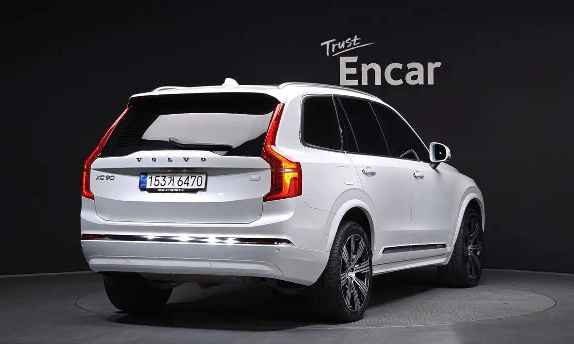Volvo XC90 — фото 8