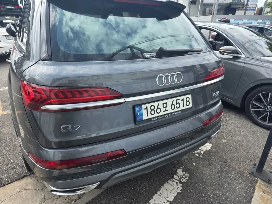 Audi Q7 2021 из KR, фото 7