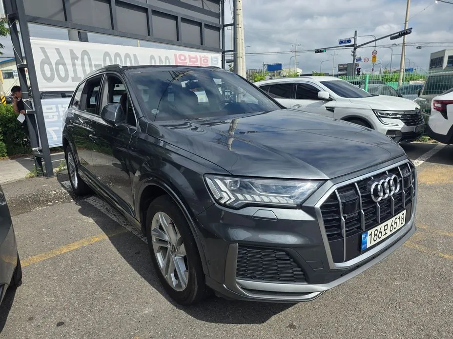 Audi Q7 2021 из KR, фото 8