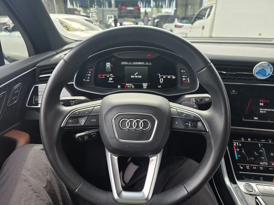 Audi Q7 2021 из KR, фото 4
