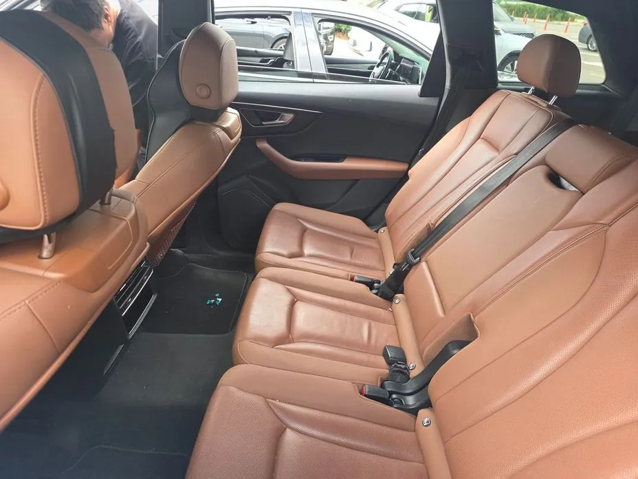 Audi Q7 2021 из KR, фото 3
