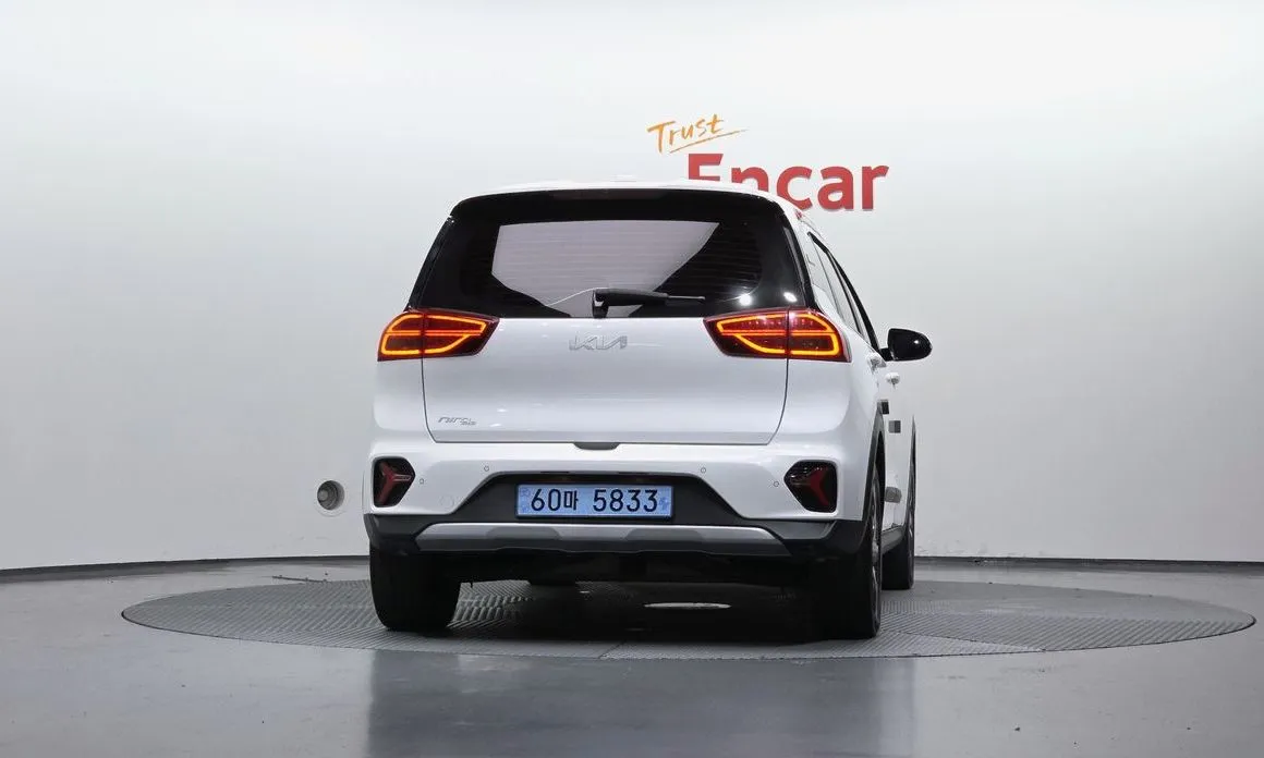 Kia Niro 2023 из KR, фото 8
