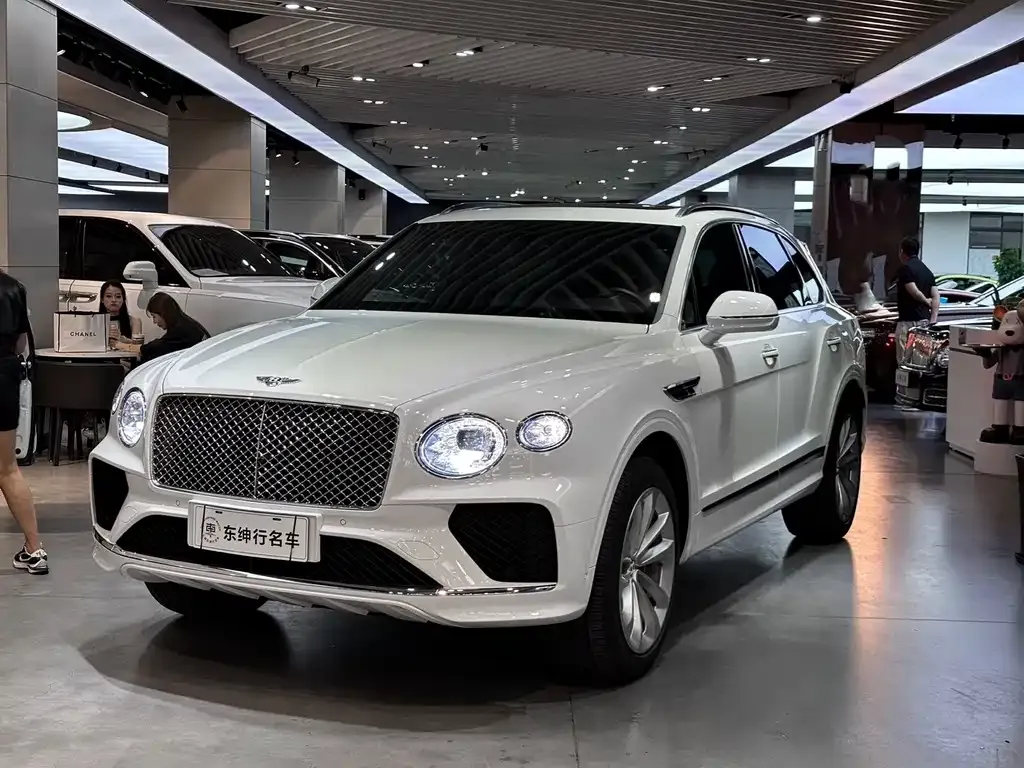 Bentley Bentayga — фото 1