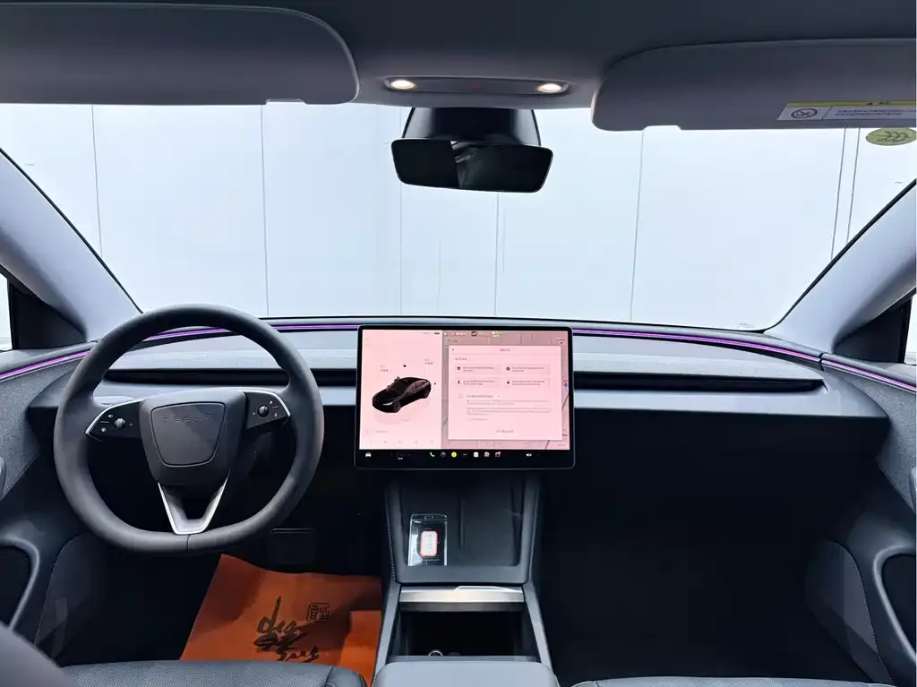 Tesla Model 3 — фото 3