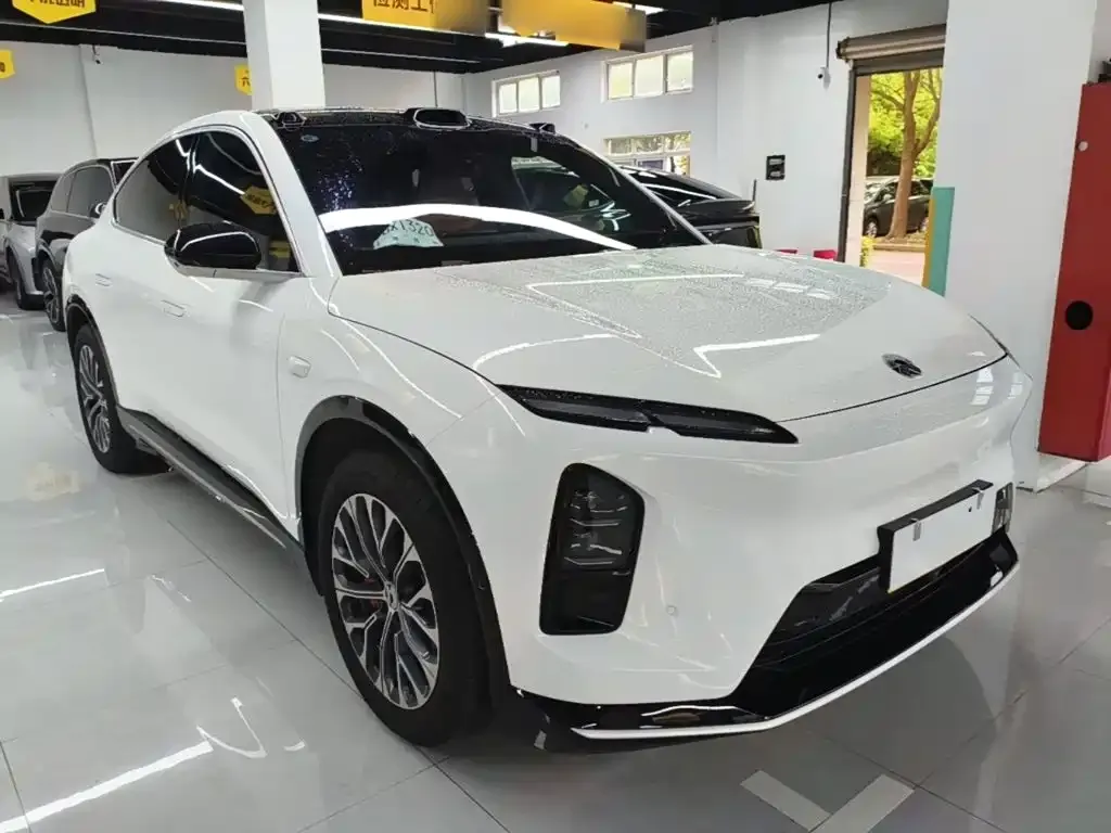 NIO EC6 — фото 10