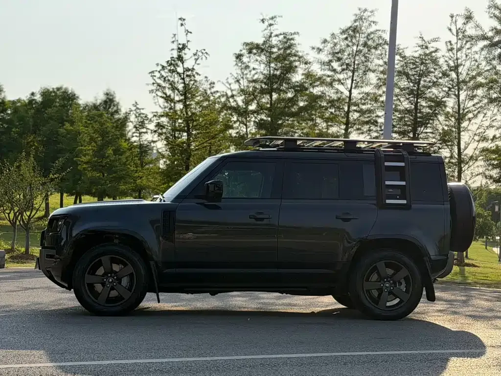 Land Rover Defender — фото 10