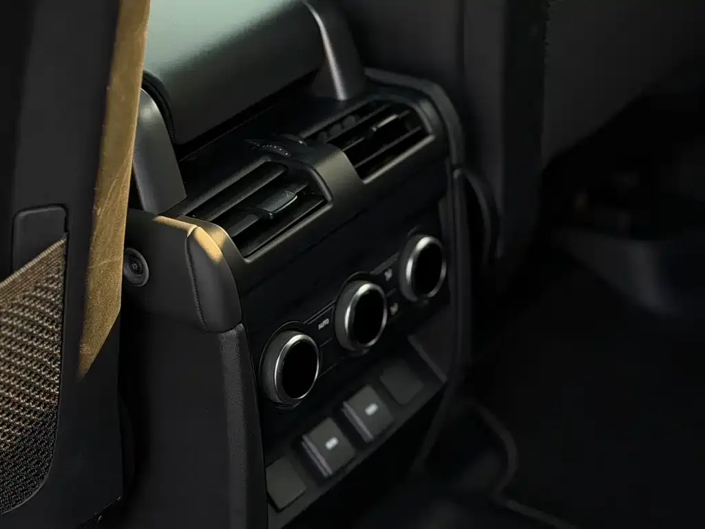 Land Rover Defender — фото 2