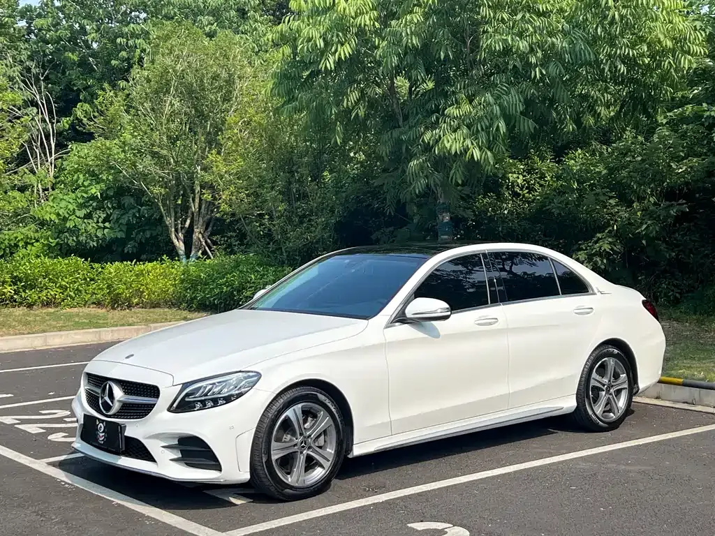 Mercedes-Benz C-Class — фото 1