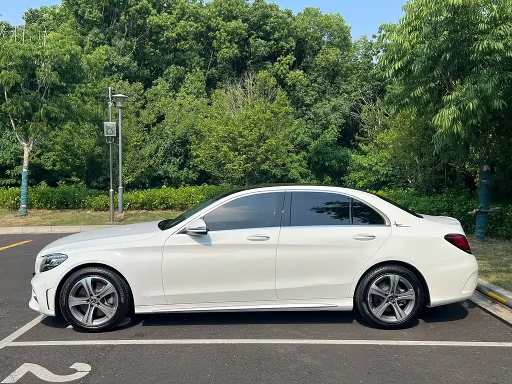 Mercedes-Benz C-Class — фото 8