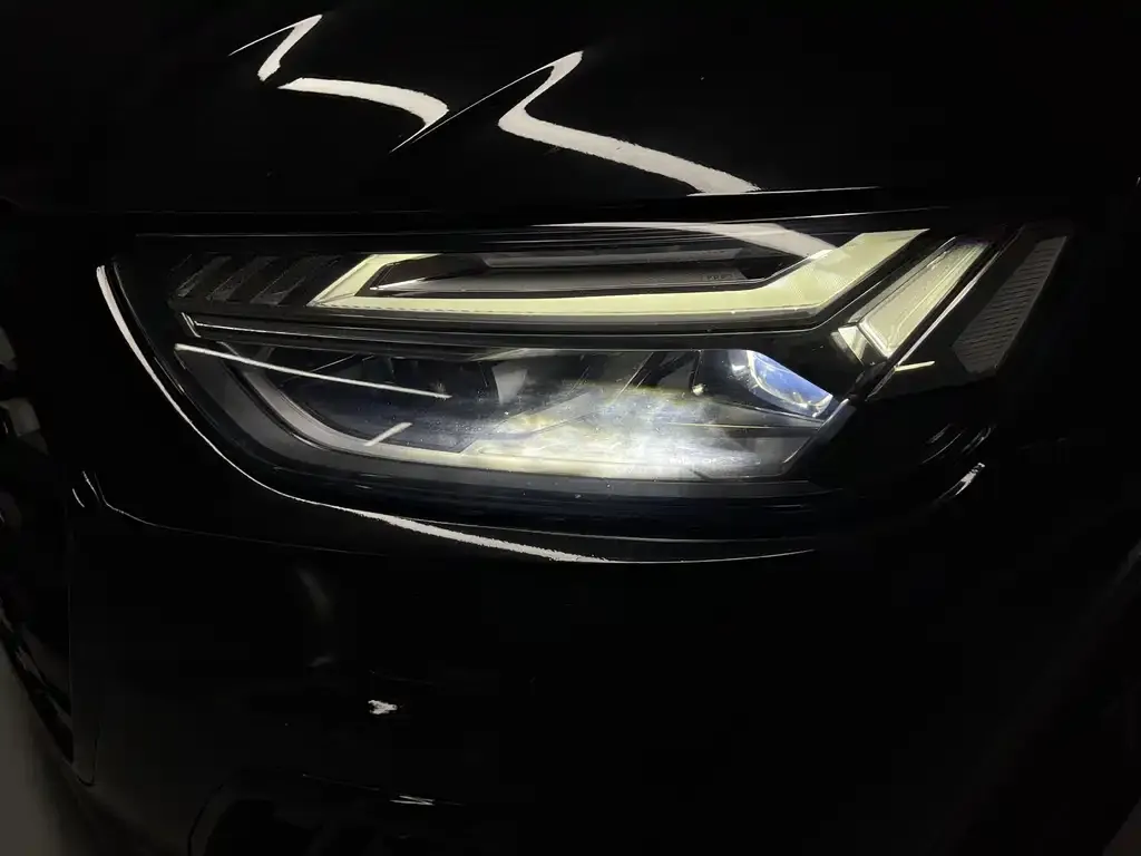 Audi SQ5 2022 из CN, фото 2