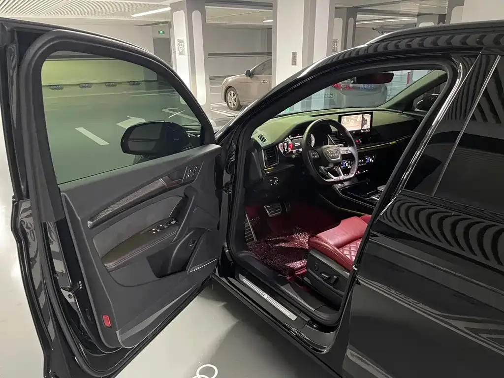Audi SQ5 2022 из CN, фото 8