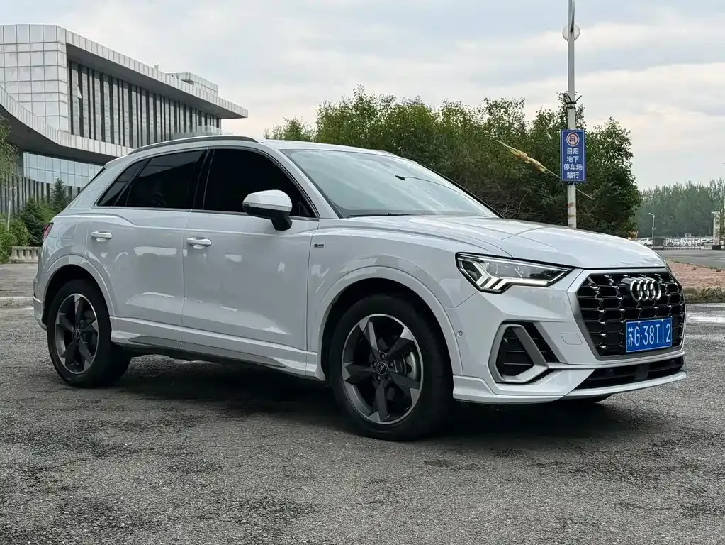 Audi Q3 — фото 10