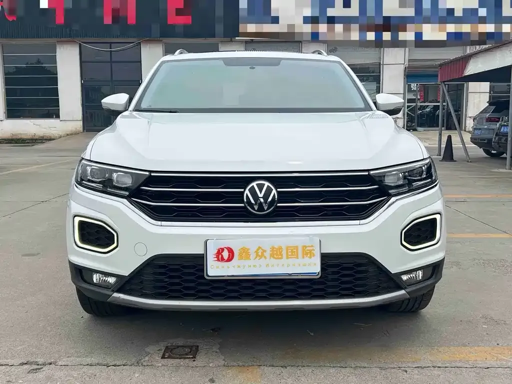 Volkswagen T-Roc — фото 10