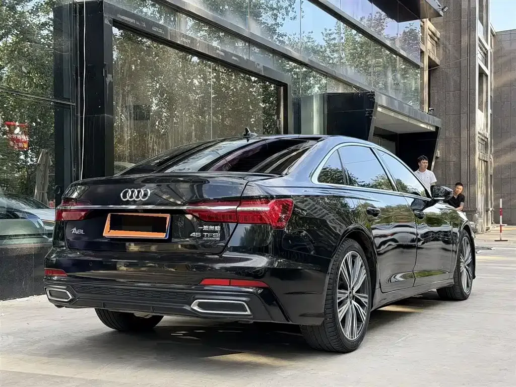 Audi A6L — фото 6
