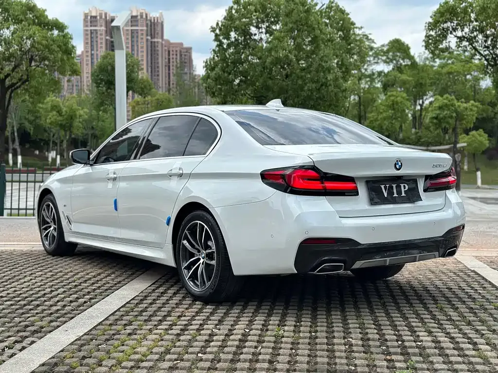 BMW 5 Series — фото 6