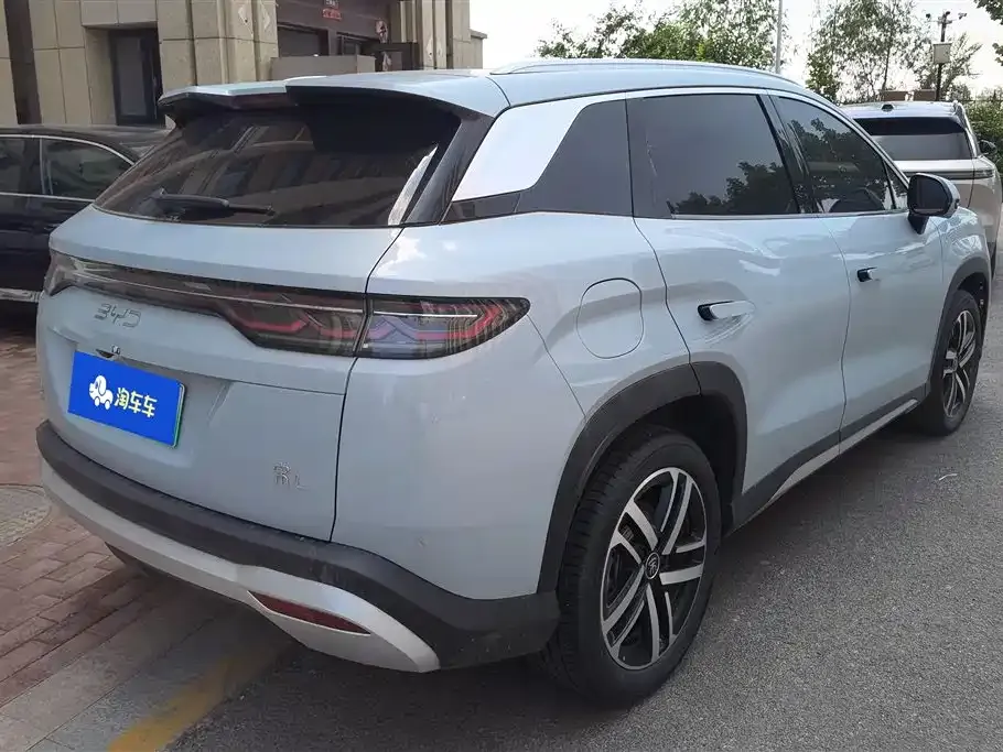 BYD L DM-i — фото 8