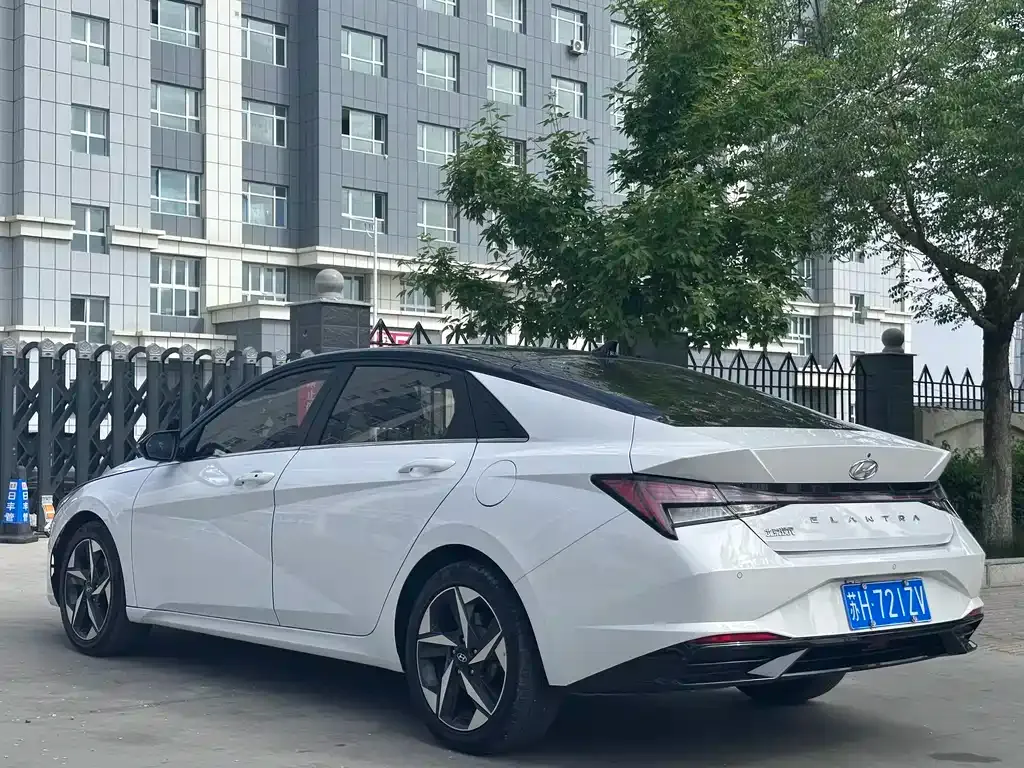Hyundai Elantra — фото 4