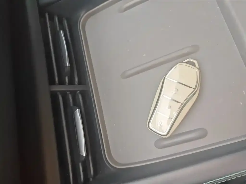 BYD Seal 06 — фото 10