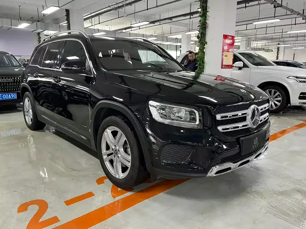 Mercedes-Benz GLB — фото 10