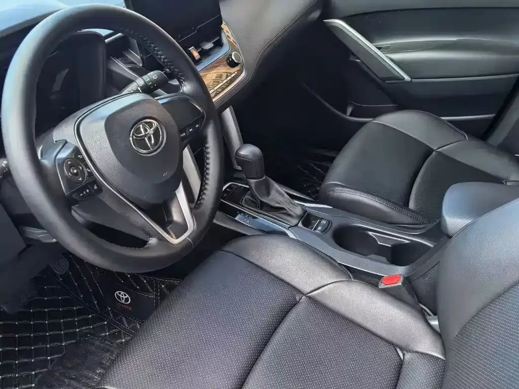 Toyota Frontlander 2023 из CN, фото 8
