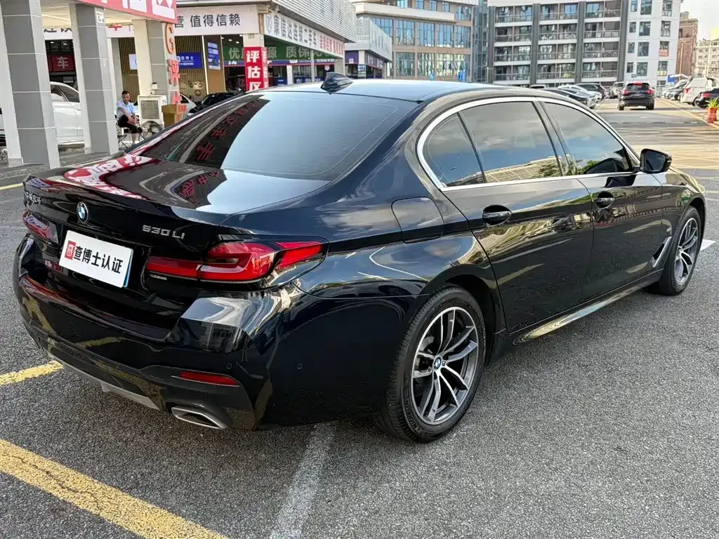 BMW 5 Series — фото 9