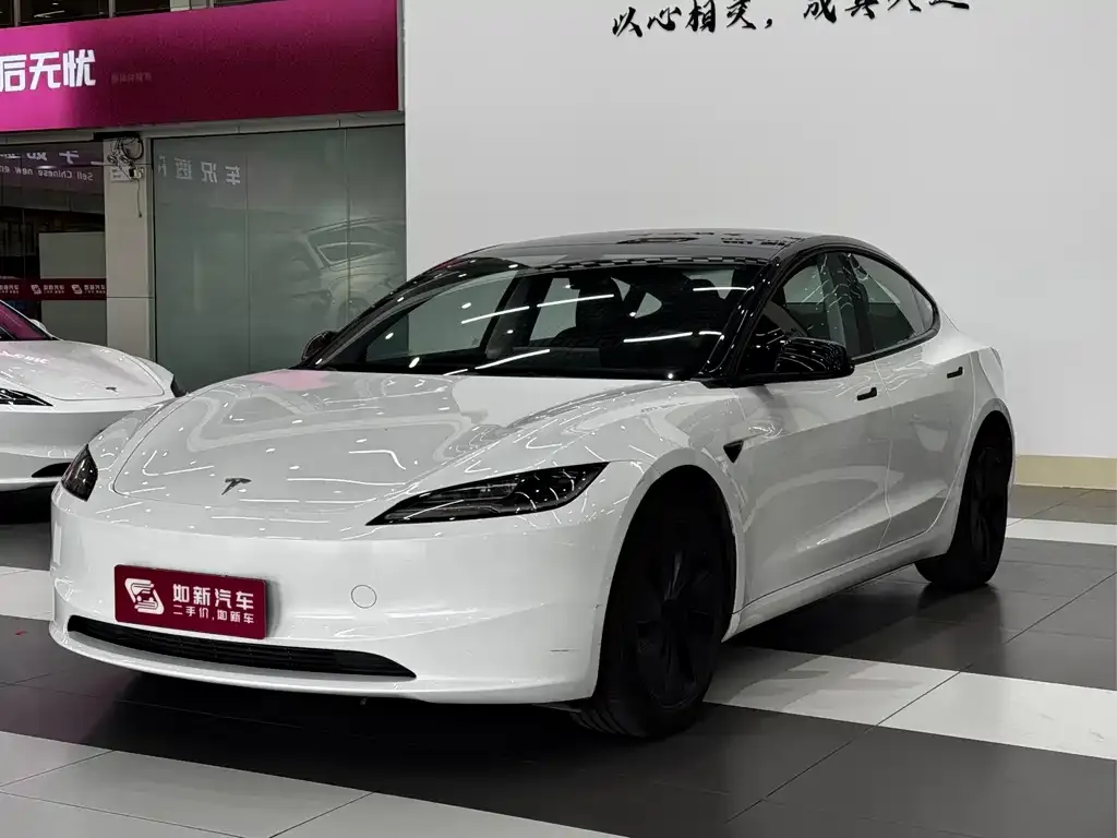 Tesla Model 3 — фото 1