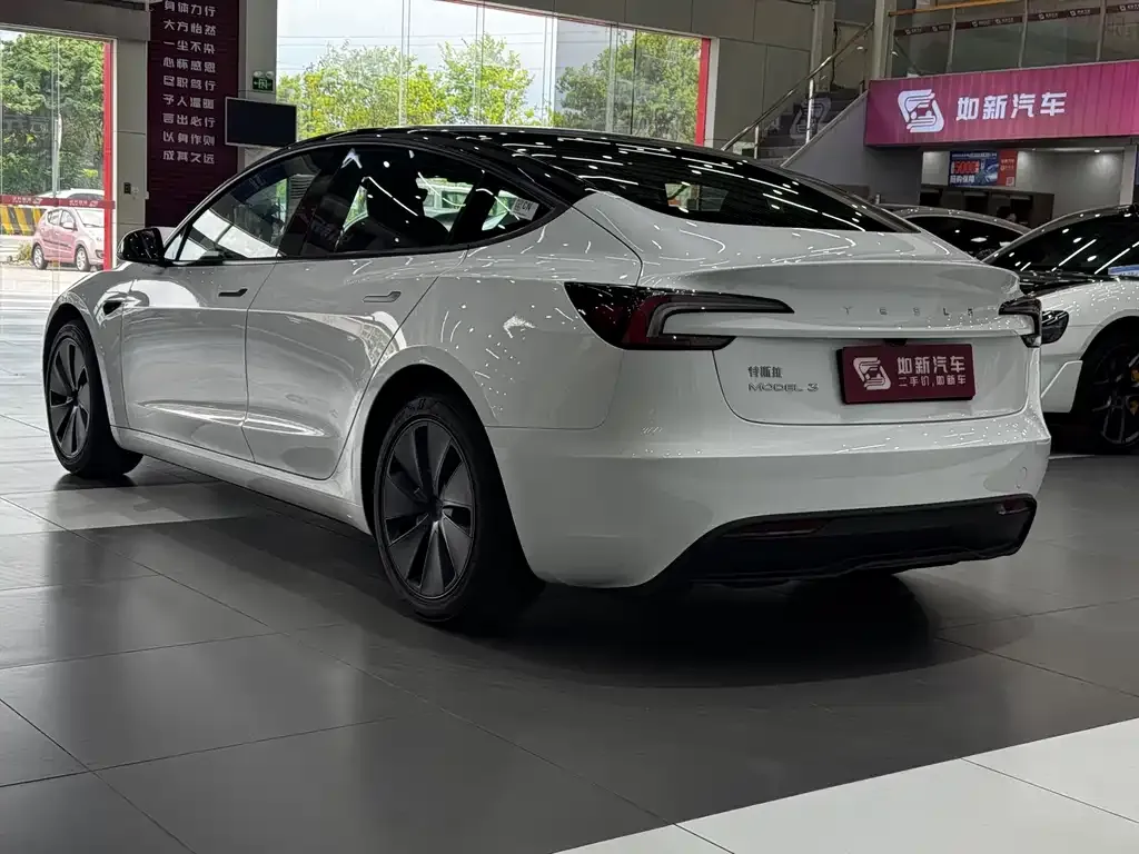 Tesla Model 3 — фото 9