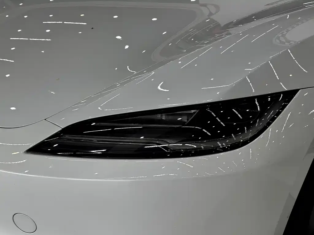 Tesla Model 3 — фото 3