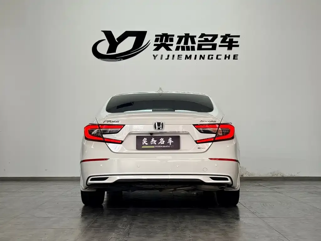 Honda Accord — фото 3