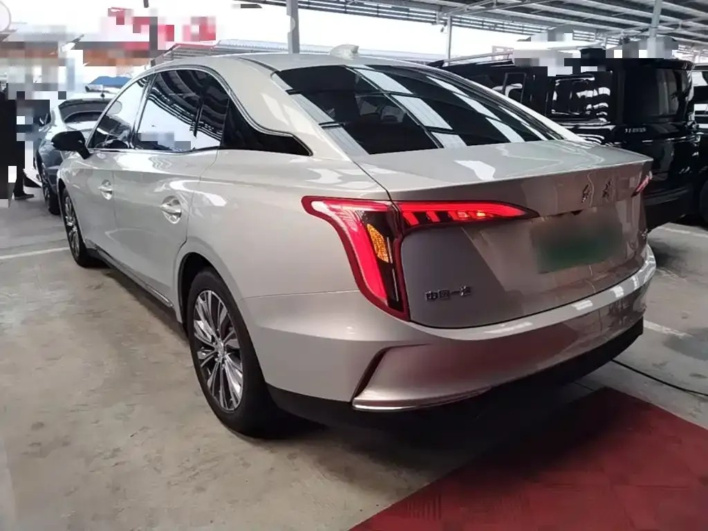 Hongqi E-QM5 — фото 10