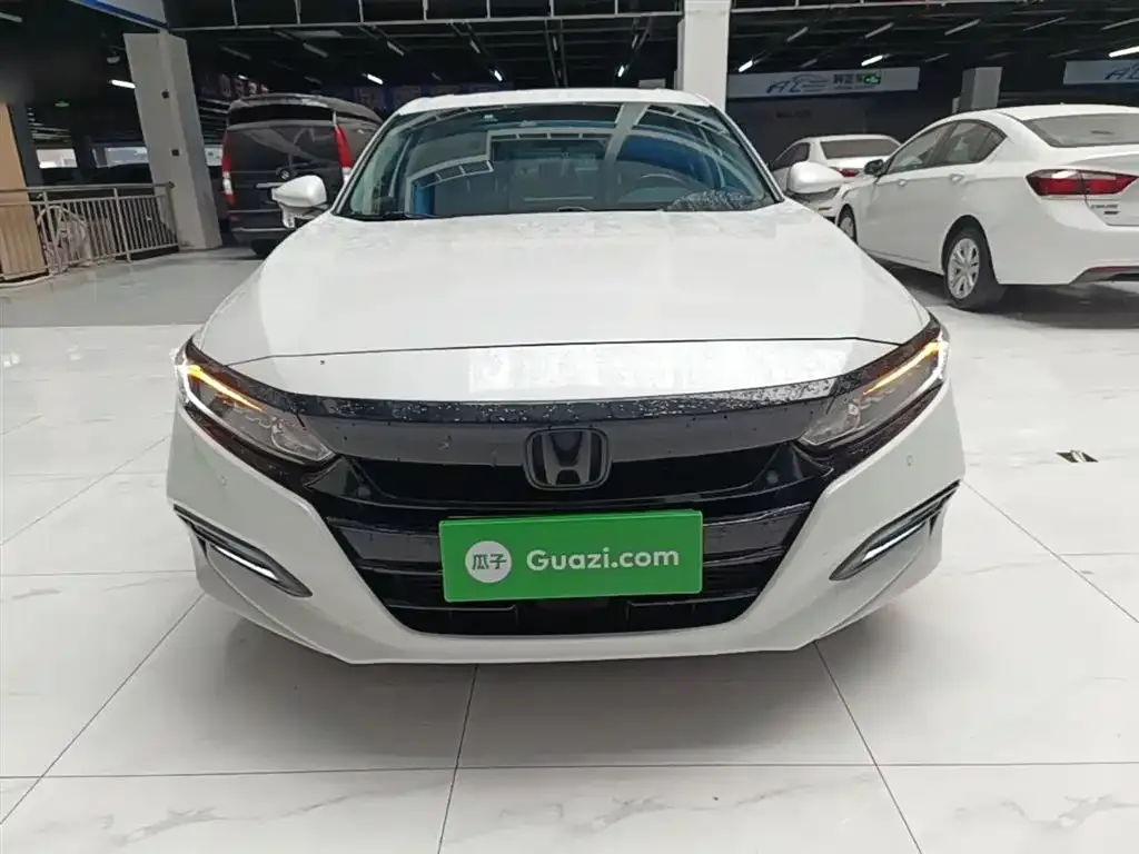 Honda Accord — фото 10