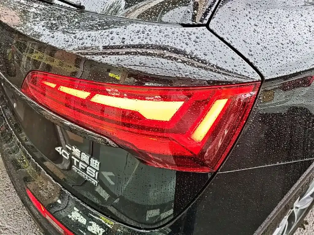 Audi Q5L — фото 9