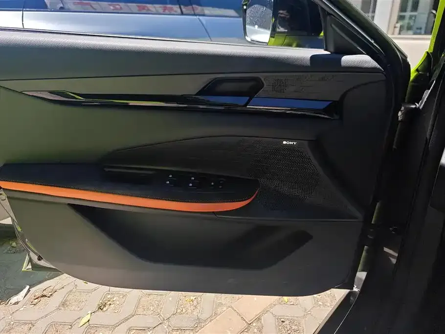 Changan UNI-V 2023 из CN, фото 2