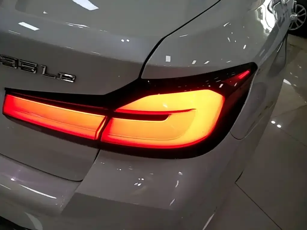 BMW 5 Series New Energy — фото 2
