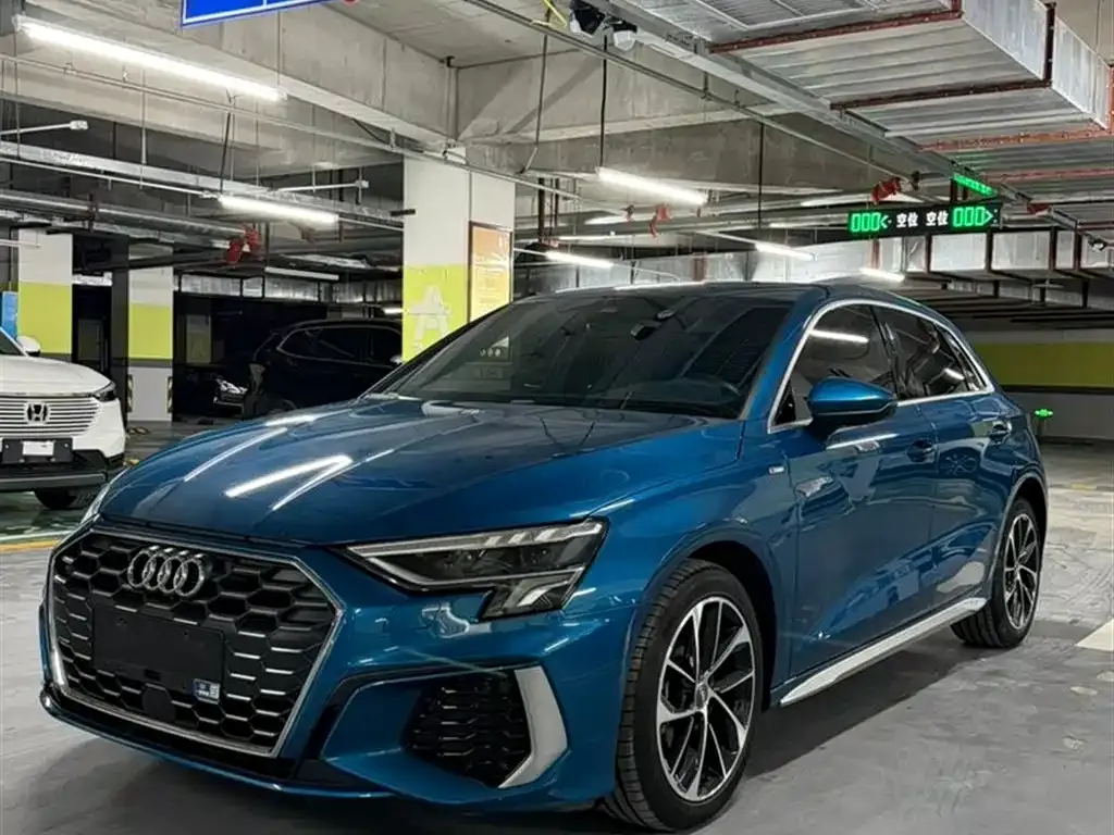 Audi A3 — фото 1
