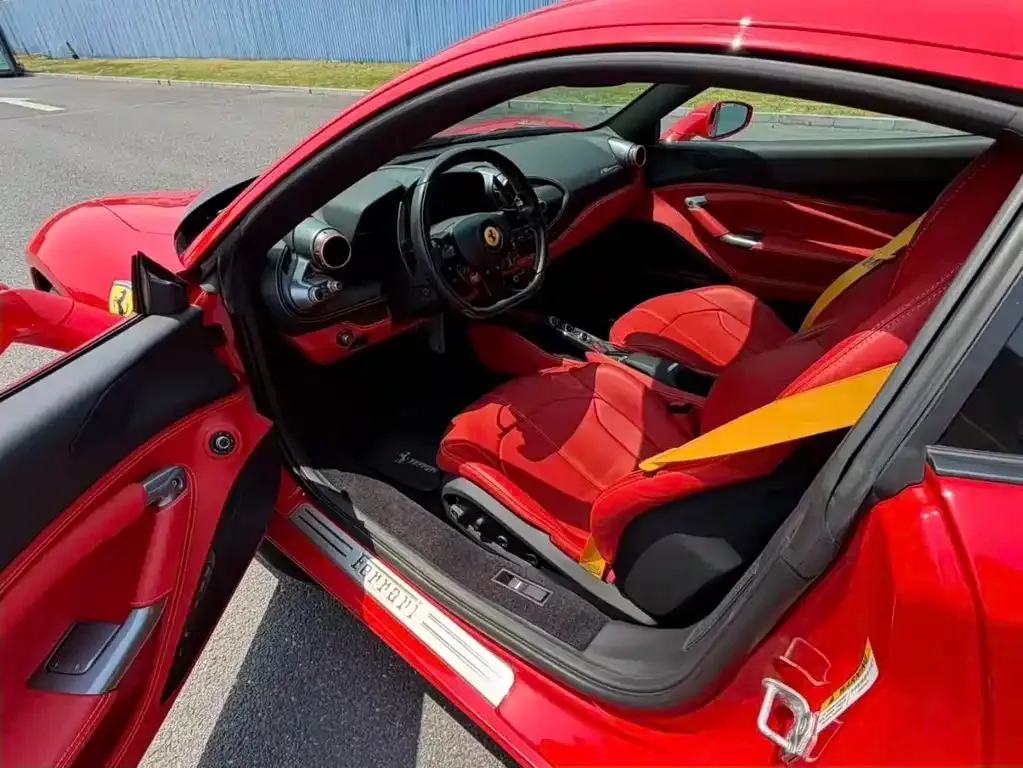 Ferrari F8 — фото 7