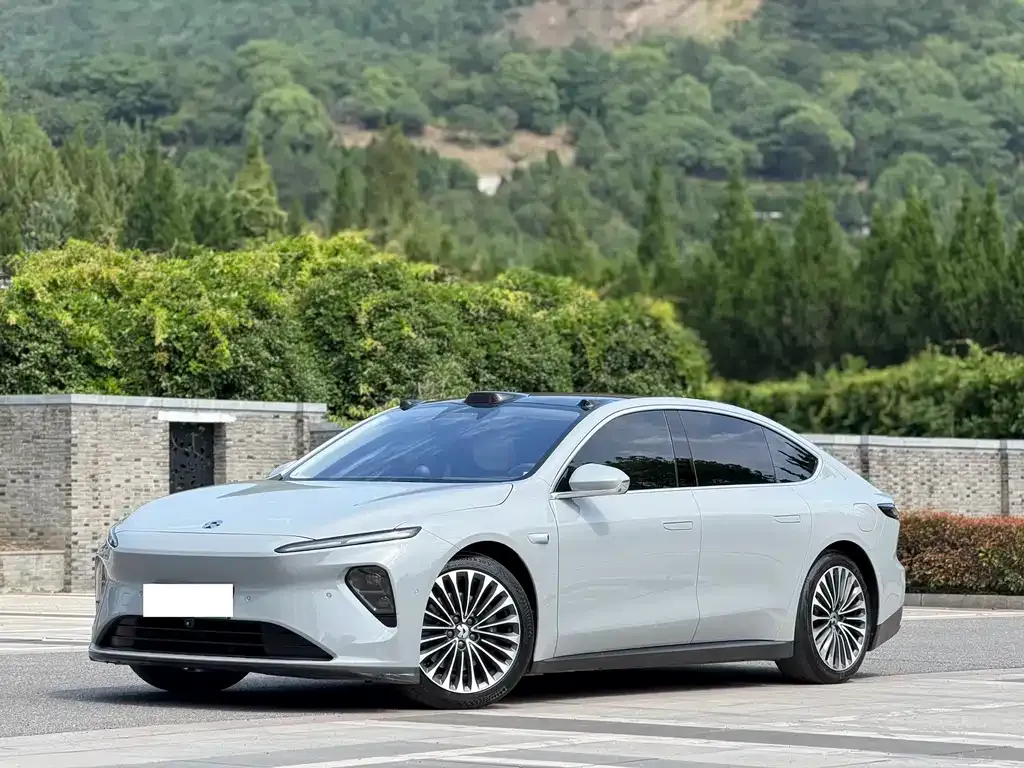 NIO ET7