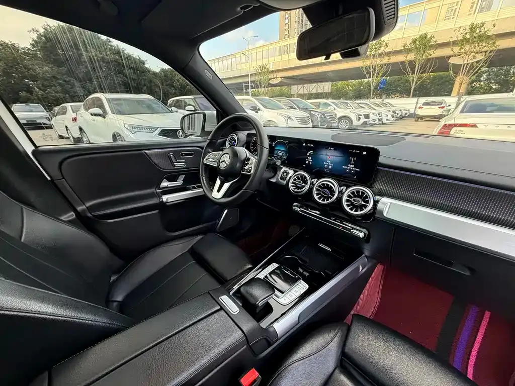 Mercedes-Benz EQB — фото 10