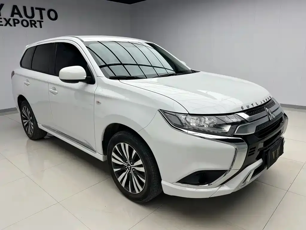 Mitsubishi Outlander — фото 6
