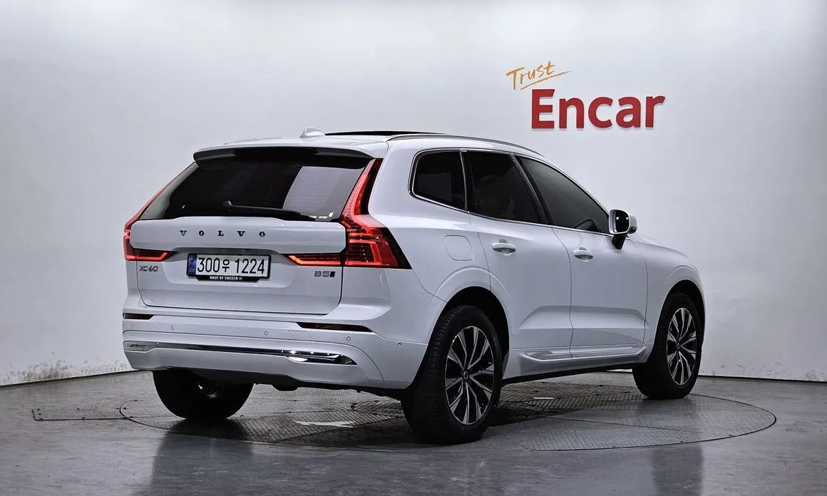 Volvo XC60 — фото 7