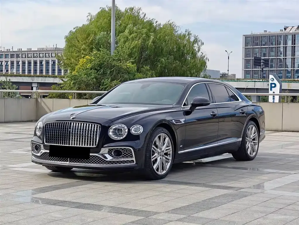 Bentley Flying Spur — фото 1