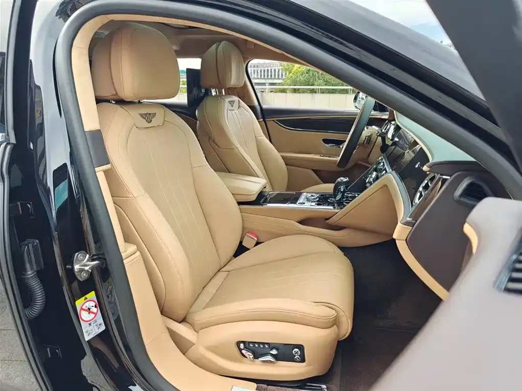 Bentley Flying Spur — фото 9