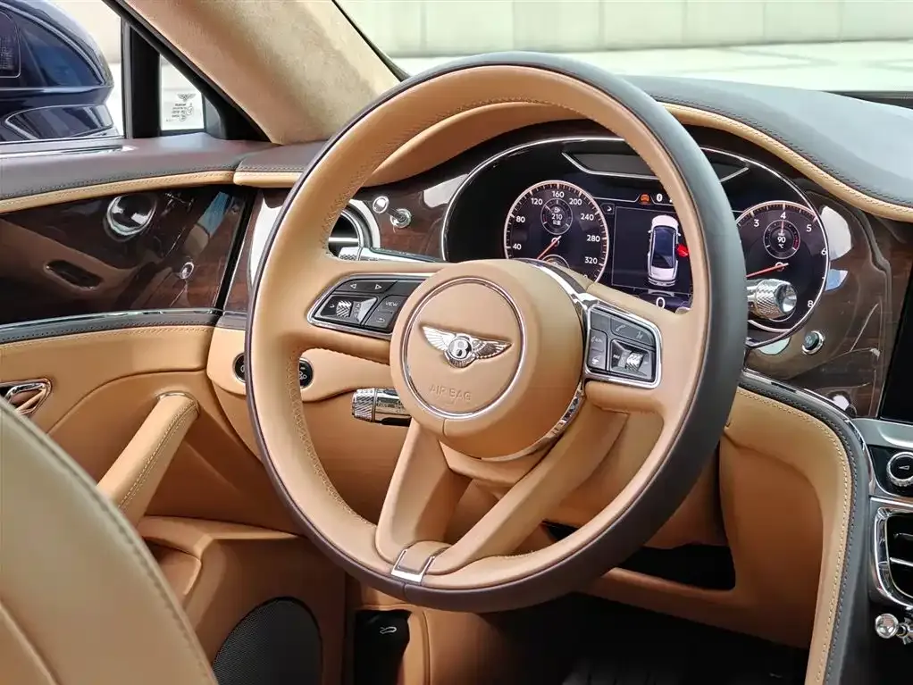 Bentley Flying Spur — фото 3