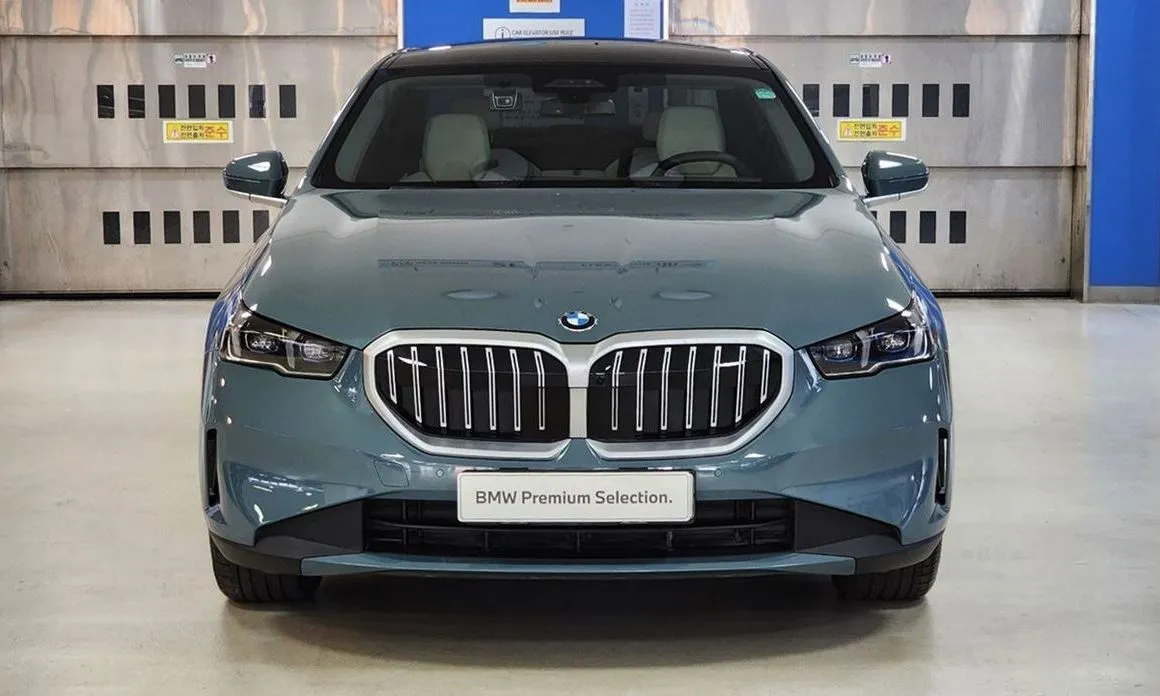 BMW 5-Series 2025 из KR, фото 2