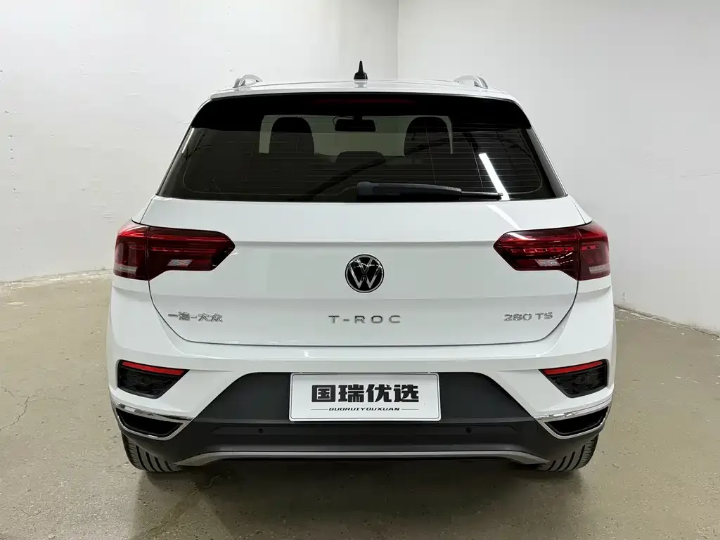 Volkswagen T-Roc — фото 2
